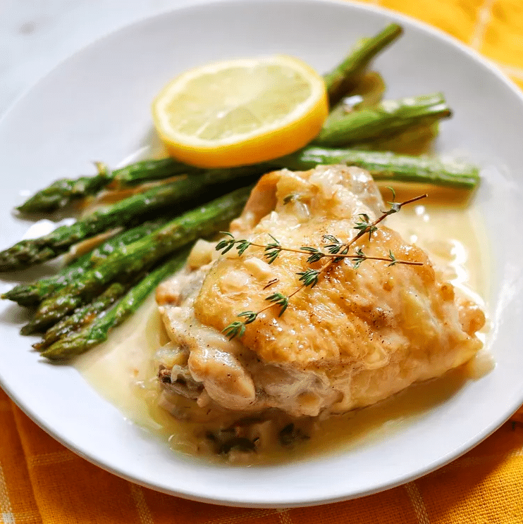 “Easy Keto Chicken Thighs in Lemon-Garlic Cream Sauce Made in the Instant Pot”