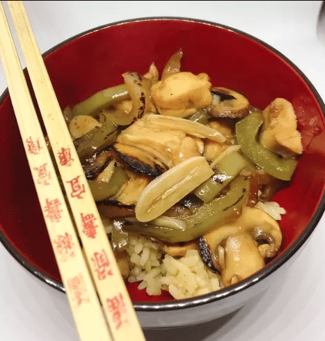 “Quick and Flavorful Garlic-Mushroom Chicken Thigh Stir-Fry”